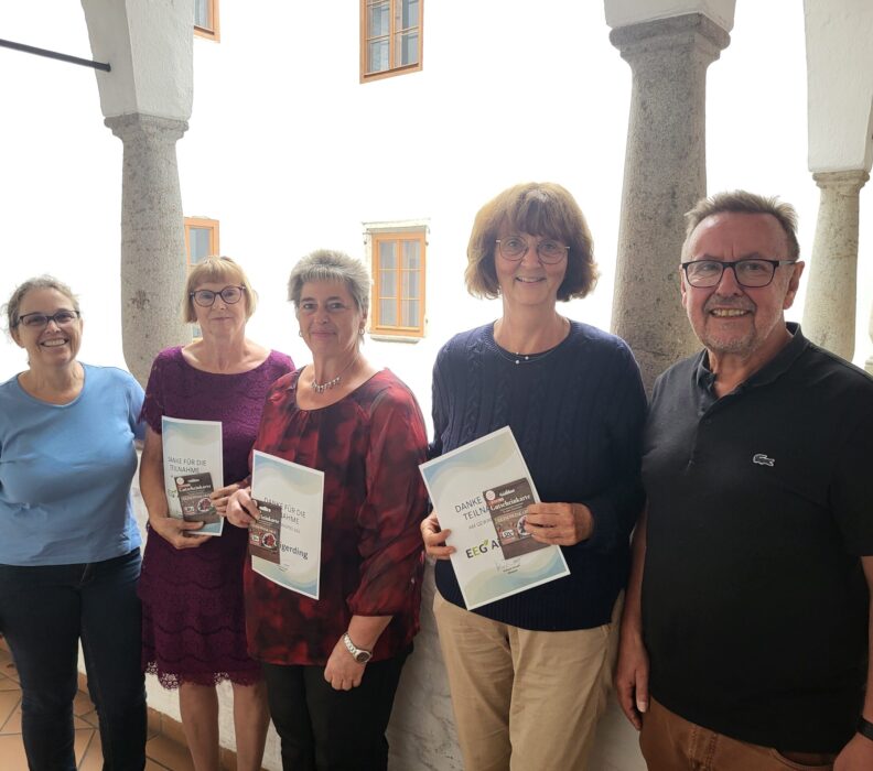 Preisübergabe der EEG Aigerding im Schloss Sigharting
